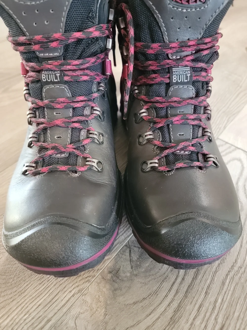 KEEN Women’s Hiking Boots 6.5 LIBERTY Ridge WP Waterproof Black 1013991 EUC